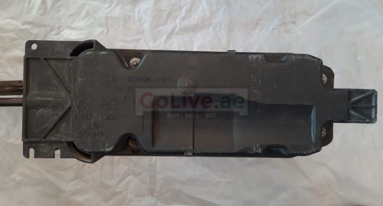 VOLKSWAGEN EOS 2009 PASSAT GEAR SELECTOR/SHIFTER PART NO 1K0713061 ( Genuine Used VOLKSWAGON Parts )