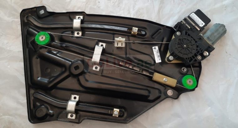 VOLKSWAGEN EOS 2009 REAR RIGHT SIDE WINDOW MECHANISM PART NO 1Q0959704A 1Q0839402B ( Genuine Used VOLKSWAGON Parts )