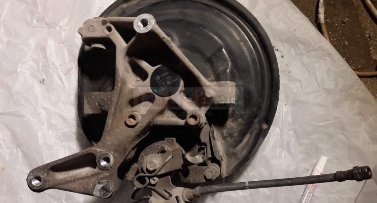 VOLKSWAGEN EOS 2009 REAR SPINDLE KNUCKLE BEARING RIGHT/LEFT PART NO 5N0615611C / 5N0515612C ( Genuine Used VOLKSWAGON Parts )