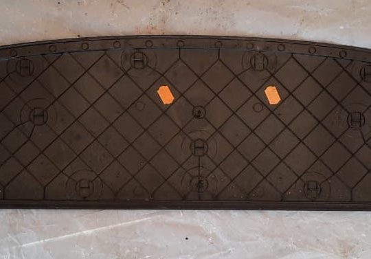 VOLKSWAGEN EOS 2009 REAR PARCEL SHELF TRIM COVER PART NO 1Q0825271B ( Genuine Used VOLKSWAGON Parts )