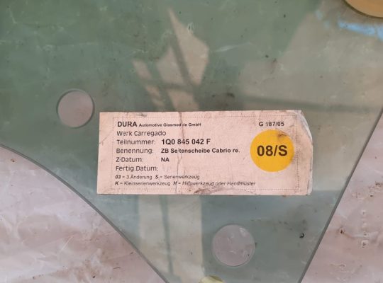 VOLKSWAGEN EOS 2009 REAR SIDE WINDOW/GLASS PART NO 1Q0845042F ( Genuine Used VOLKSWAGON Parts )