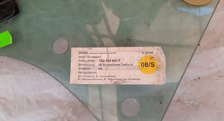 VOLKSWAGEN EOS 2009 REAR SIDE WINDOW/GLASS PART NO 1Q0845042F ( Genuine Used VOLKSWAGON Parts )