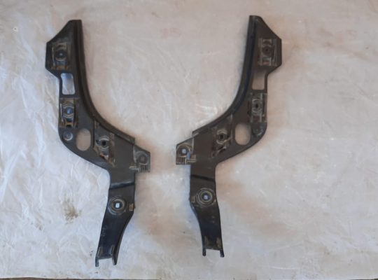 VOLKSWAGEN EOS 2009 REAR BUMPER BRACKET SET PART NO 1Q0807863 1Q0807394 1Q0807393 ( Genuine Used VOLKSWAGON Parts )