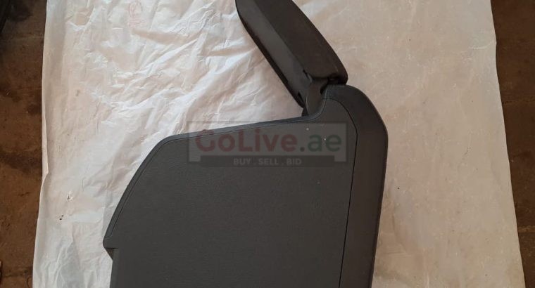 VOLKSWAGEN EOS 2009 CENTER CONSOLE BOX COMPLETE 1K0864207 1K0864209 1Q0863323 1Q0864251 1Q0863289 ( Genuine Used VOLKSWAGON Parts)