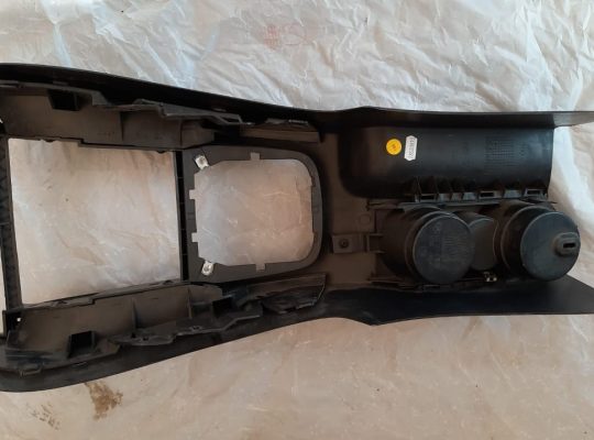 VOLKSWAGEN EOS 2009 FRONT CENTER CONSOLE CUP HOLDER PART NO 1K0863243C 5K0862531 ( Genuine Used VOLKSWAGON Parts )