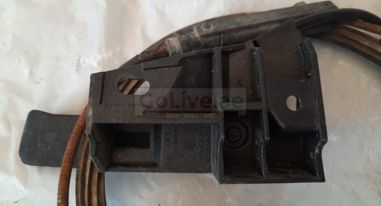 VOLKSWAGEN EOS 2009 ENGINE BONNET (HOOD) RELEASE HANDLE WITH WIRE PART NO 1K1823633 ( Genuine Used VOLKSWAGON Parts )