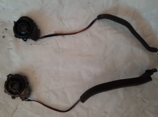 VOLKSWAGEN EOS 2009 REAR RIGHT AND LEFT TWEETER LOUDSPEAKER PART NO 1Q0035411A ( Genuine Used VOLKSWAGON Parts )