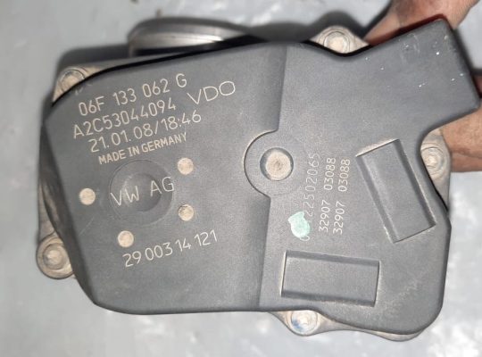 VOLKSWAGEN EOS 2009 THROTTLE VALVE PART NO 06F133062G A2C53044094 ( Genuine Used VOLKSWAGON Parts )