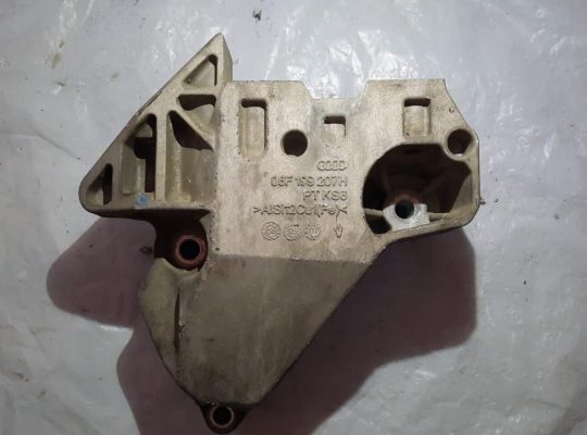 VOLKSWAGEN EOS 2009 ENGINE MOUNT BRACKET PART NO 06F199207H ( Genuine Used VOLKSWAGON Parts )
