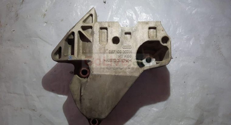 VOLKSWAGEN EOS 2009 ENGINE MOUNT BRACKET PART NO 06F199207H ( Genuine Used VOLKSWAGON Parts )
