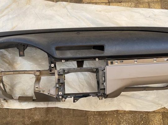 VOLKSWAGEN PASSAT 2010 DASHBOARD PART NO 3C1857003QT ( Genuine Used VOLKSWAGON Parts )