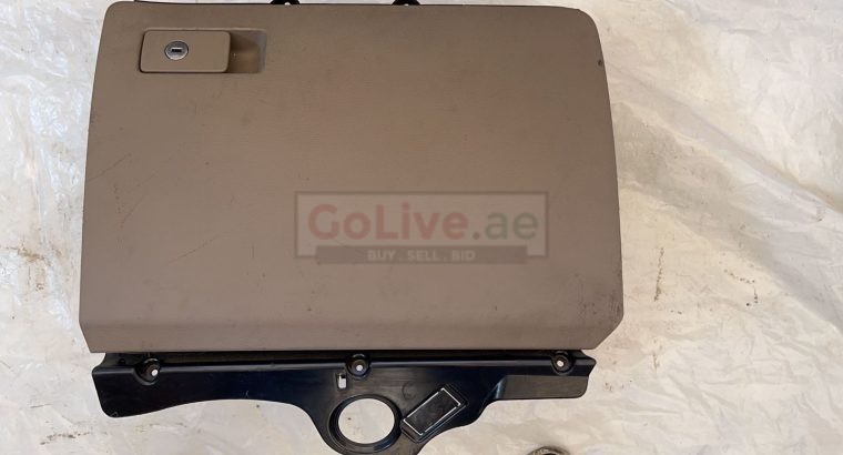 VOLKSWAGEN PASSAT 2010 GLOVE BOX STORAGE PART NO 3C1857097BC ( Genuine Used VOLKSWAGON Parts )