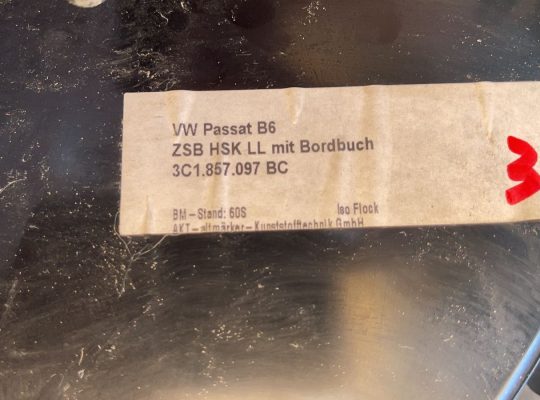 VOLKSWAGEN PASSAT 2010 GLOVE BOX STORAGE PART NO 3C1857097BC ( Genuine Used VOLKSWAGON Parts )