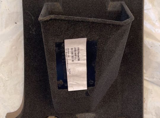 VOLKSWAGEN PASSAT 2010 FRONT LEFT LOWER GLOVE BOX PART NO 3C1857921M ( Genuine Used VOLKSWAGON Parts )