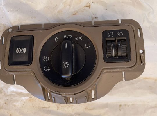VOLKSWAGEN PASSAT 2010 PARKING BRAKE BUTTON / HEADLIGHT / LIGHT RANGE CONTROL SWITCH PANEL 3C0927225C / 1K0941431 / 3C0941333A