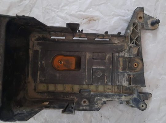 VOLKSWAGEN EOS 2009 BATTERY BOX TOP COVER & LOWER TRAY SUPPORT PART NO 3C0915336A / 1K0915333 ( Genuine Used VOLKSWAGON Parts )