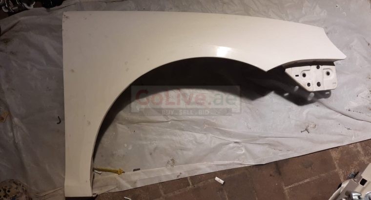 VOLKSWAGEN EOS 2009 FRONT FENDER LEFT AND RIGHT SIDE PART NO 1Q0821105B 1Q0821106B ( Genuine Used VOLKSWAGON Parts )