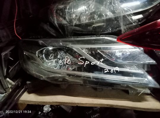 Mitsubishi Pajero sport headlights for sale