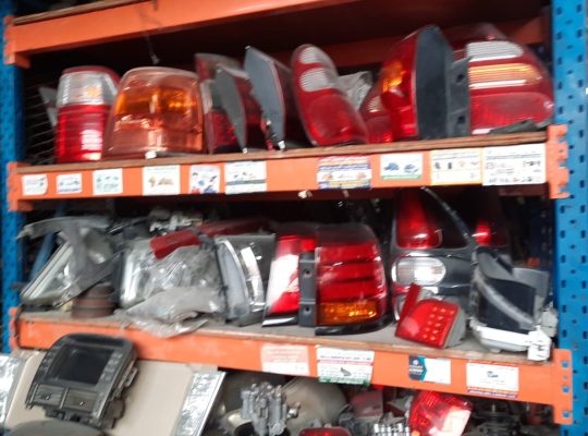 AL BAHAR AL MAFTOOM USED LEXUS,TOYOTA CARS & SPARE PARTS TR. (Used auto parts, Dealer, Sharjah spare parts Markets)