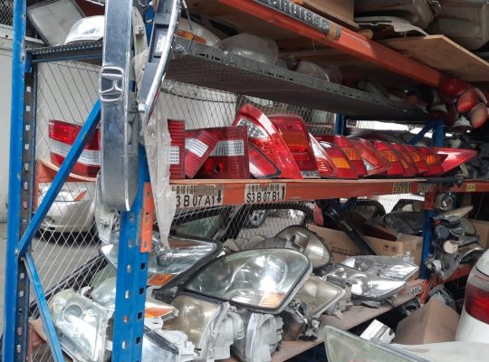 DAR AL FARAH USED LEXUS ,TOYOTA AUTO SPARE PARTS TR. (Used auto parts, Dealer, Sharjah spare parts Markets)