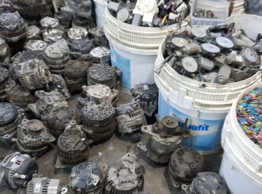 DAR AL FARAH USED TOYOTA,MAZDA,NISSAN AUTO SPARE PARTS TR. (Used auto parts, Dealer, Sharjah spare parts Markets)