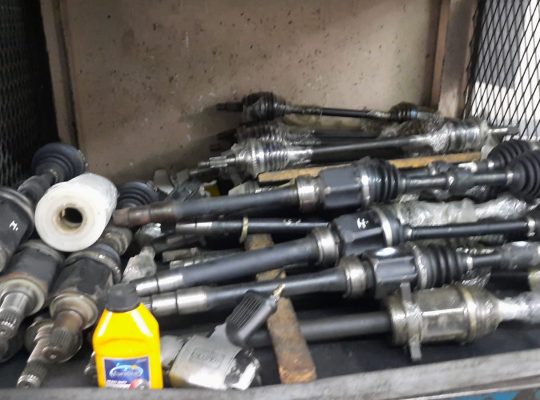 AL TABEEN USED ISUZU ,NISSAN,KIA, TOYOTA ,MAZDACARS & SPARE PARTS TR. (Used auto parts, Dealer, Sharjah spare parts Markets)