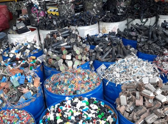 RUKN WADI A AL MADINA USED FORD, LEXUS,NISSAN AUTO. SPARE PARTS TR. (Used auto parts, Dealer, Sharjah spare parts Markets)