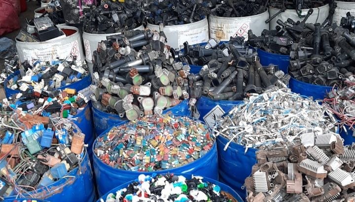 RUKN WADI A AL MADINA USED FORD, LEXUS,NISSAN AUTO. SPARE PARTS TR. (Used auto parts, Dealer, Sharjah spare parts Markets)