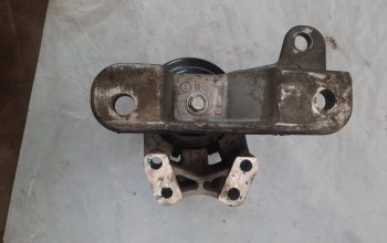 FORD EDGE 2014 LINCOLN MKX FRONT RIGHT ENGINE MOUNT INSULATOR SUPPORT PART NO 6F012Y050A ( Genuine Used FORD Parts )