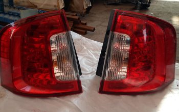 FORD EDGE 2014 LEFT & RIGHT SIDE REAR TAIL LIGHT PART NO BT4313B505AE / BT4313B504AE ( Genuine Used FORD Parts )