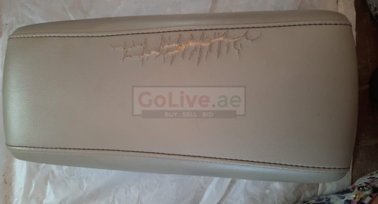 FORD EDGE 2014 ARM REST CENTER CONSOLE BOX ( Genuine Used FORD Parts )
