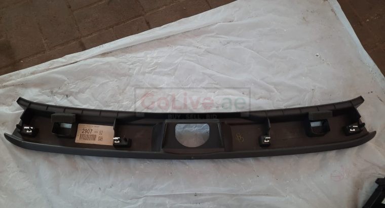 FORD EDGE 2014 REAR PANEL FINISHING TRIM PART NO CT43-7804C08-AB ( Genuine Used FORD Parts )