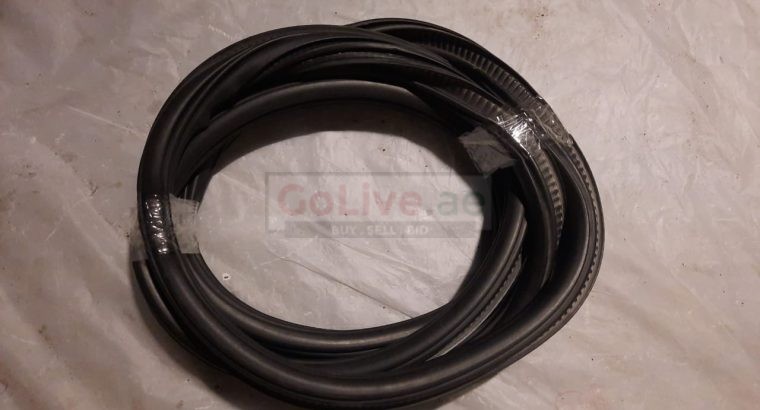 FORD EDGE 2014 TRUNK LID RUBBER SEAL ( Genuine Used FORD Parts )
