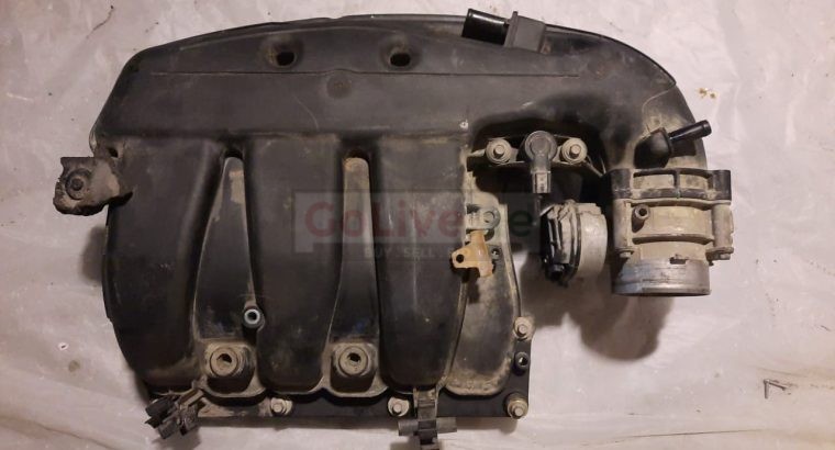FORD EDGE 2014 UPPER AIR INTAKE MANIFOLD PART NO AT4E9424DG ( Genuine Used FORD Parts )