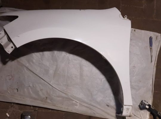 FORD EDGE 2014 LEFT SIDE FRONT FENDER PART NO CT4Z16006A ( Genuine Used FORD Parts )