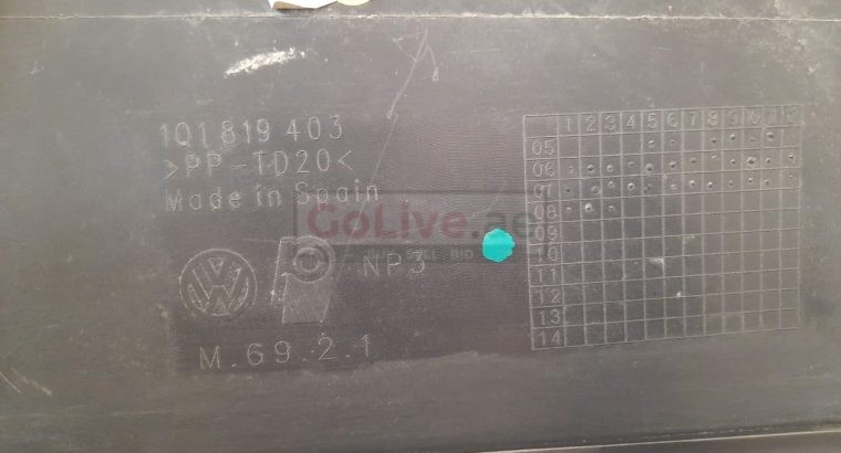 VOLKSWAGEN EOS 2009 COWL COVER / RAIN TRAY / WATER DEFLECTOR PART NO 1Q18194039B9 ( Genuine Used VOLKSWAGON Parts )