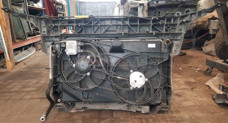 FORD EDGE 2014 COMPLETE RADIATOR KIT & FAN MOTOR CONTROL UNIT PART NO CT438C607BA ( Genuine Used FORD Parts )