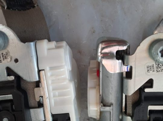 FORD EDGE 2014 FRONT LEFT DRIVER & RIGHT PASSENGER SEAT BELTS RETRACTOR WITH TITANIUM ( Genuine Used FORD Parts )