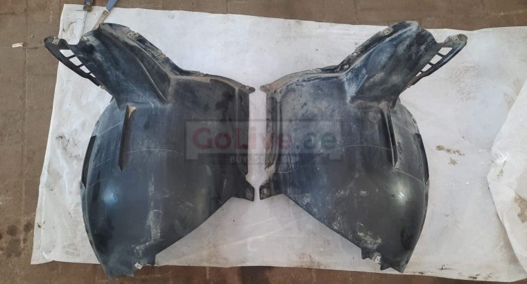 VOLKSWAGEN EOS 2009 FENDER FRONT LINER EXTENSION LEFT & RIGHT WHEEL HOUS 1Q0805911D / 1Q0805912C ( Genuine Used VOLKSWAGON Parts )