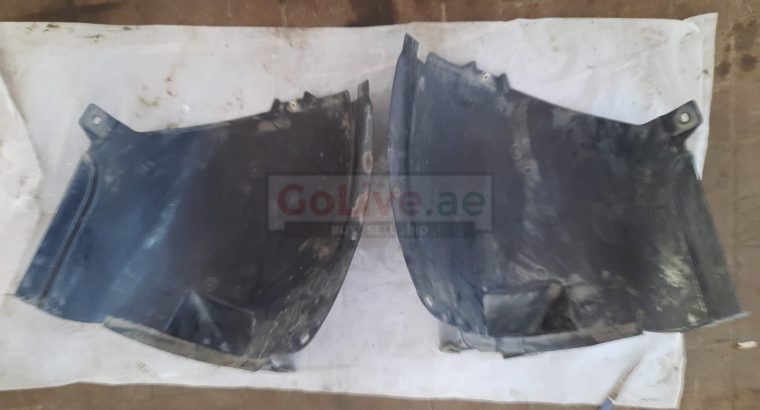 VOLKSWAGEN EOS 2009 FENDER FRONT LINER EXTENSION LEFT & RIGHT WHEEL HOUS 1Q0805911D / 1Q0805912C ( Genuine Used VOLKSWAGON Parts )