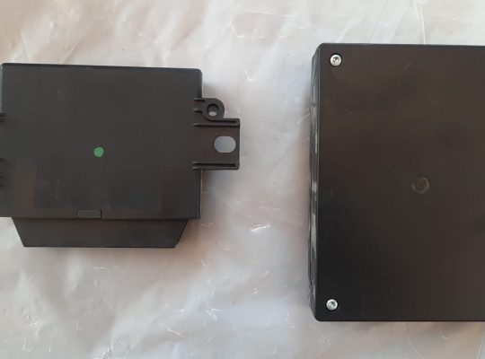 AUDI Q7 2007 KEYLESS ENTRY & PARKING AID SENSOR CONTROL MODULE UNIT WITH BRACKET PART NO 4L0907335 4F0919283G 4F0910283G 4L0907179