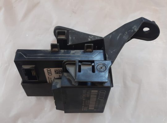 AUDI Q7 2007 KEYLESS ENTRY & PARKING AID SENSOR CONTROL MODULE UNIT WITH BRACKET PART NO 4L0907335 4F0919283G 4F0910283G 4L0907179
