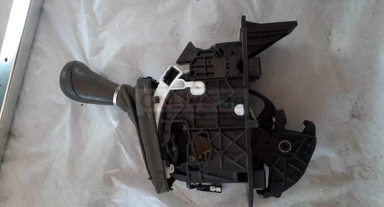 AUDI Q7 2007 AUTOMATIC TRANSMISSION FLOOR GEAR SHIFTER LEVER PART NO 4L1713041 ( Genuine Used AUDI Parts )