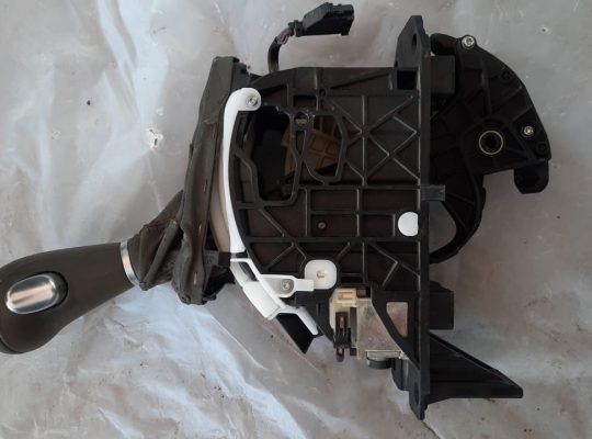 AUDI Q7 2007 AUTOMATIC TRANSMISSION FLOOR GEAR SHIFTER LEVER PART NO 4L1713041 ( Genuine Used AUDI Parts )