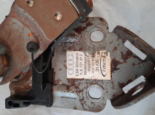 AUDI Q7 2007 EMERGENCY PARKING BRAKE MOUNT BRACKET PART NO 7L8721812 ( Genuine Used AUDI Parts )