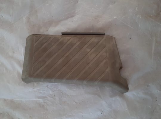 AUDI Q7 2007 FOOT REST COVER PART NO 4L1864777 ( Genuine Used AUDI Parts )