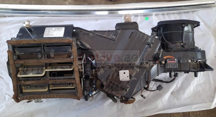 AUDI Q7 2007 HEATER BLOWER RADIATOR PART NO 7H1819422 ( Genuine Used AUDI Parts )