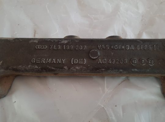 AUDI Q7 2007 ENGINE MOUNTING BRACKET PART NO 7L8199207 7L6199131A ( Genuine Used AUDI Parts )