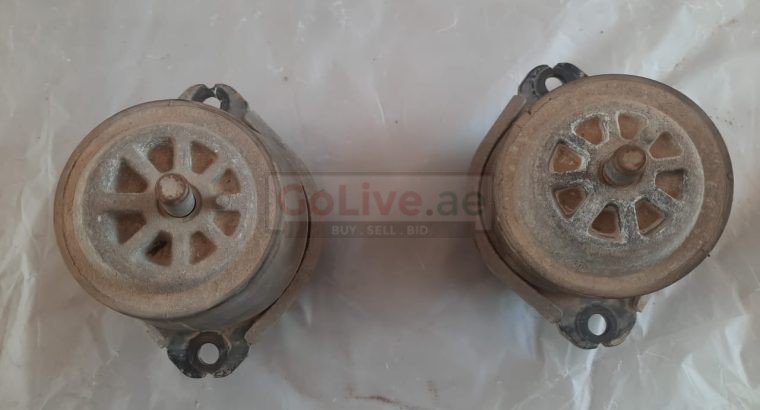 AUDI Q7 2007 ENGINE MOUNTING BRACKET PART NO 7L8199207 7L6199131A ( Genuine Used AUDI Parts )