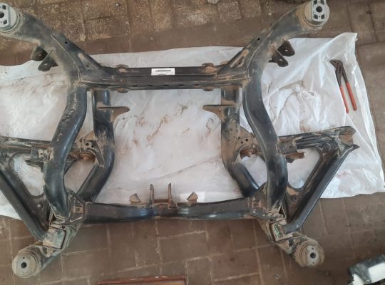 AUDI Q7 2007 AUTOMATIC REAR SUBFRAME PART NO 7L0500041 ( Genuine Used AUDI Parts )